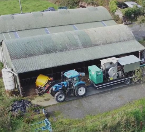 Reducing emissions from slurry using biochar made from rushes