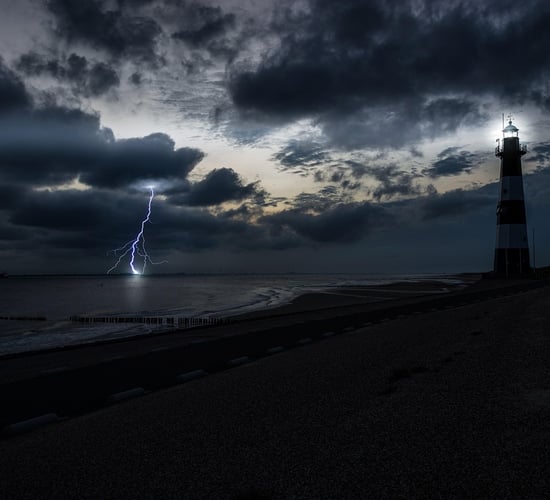 Power outages nationwide amid thunderstorm warnings