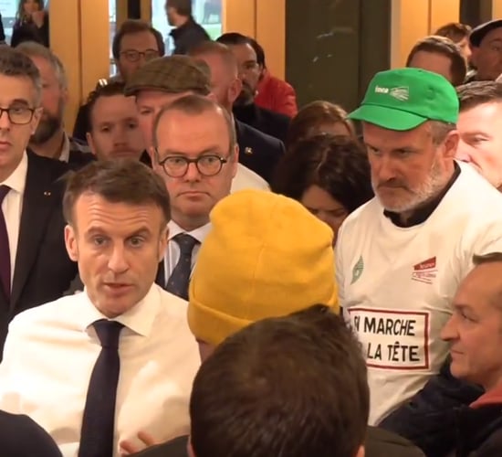 French farmers cause chaos at agricultural fair in Paris