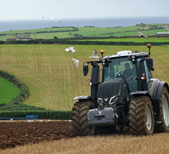 Skills of Ireland’s plough men &amp; women on show on Ploughing Day 2