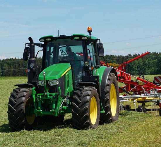 John Deere teams with DeLaval to boost dairy management