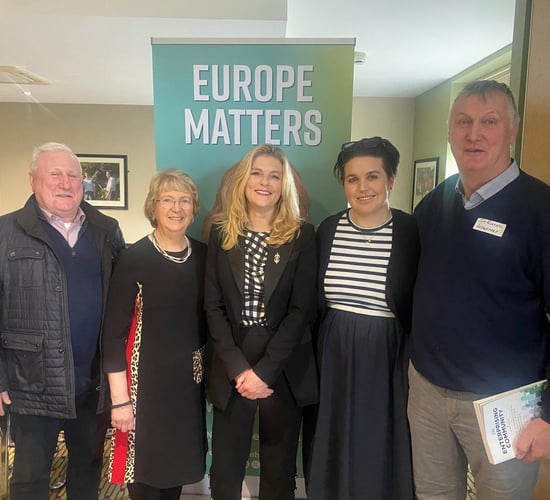 MEP heaps praise on 'community café' initiative to tackle isolation