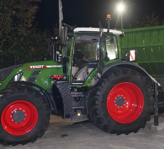 German farmers swing to Fendt in declining tractor market
