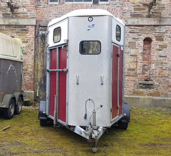 Gardaí investigating theft of horse box in Wexford