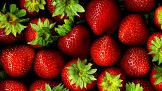 Tesco fined for 'misleading strawberry offer’