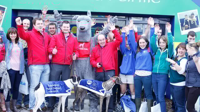 Macra na Feirme going to the Dogs