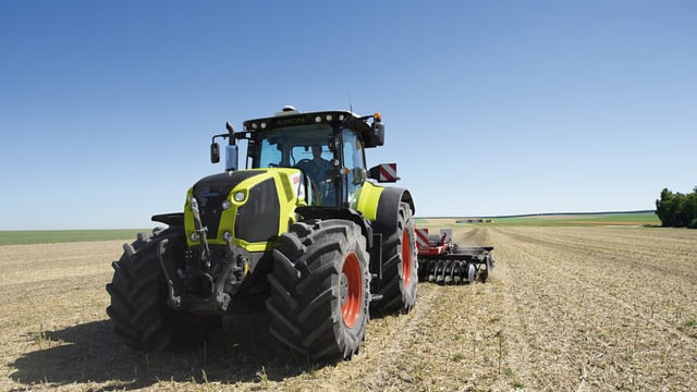 CLAAS celebrate 10 years in the tractor business