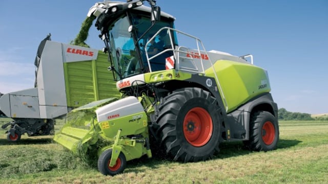 New Jaguar 800 makes working debut at Grassland