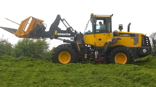 Wheel loaders gain traction on farms