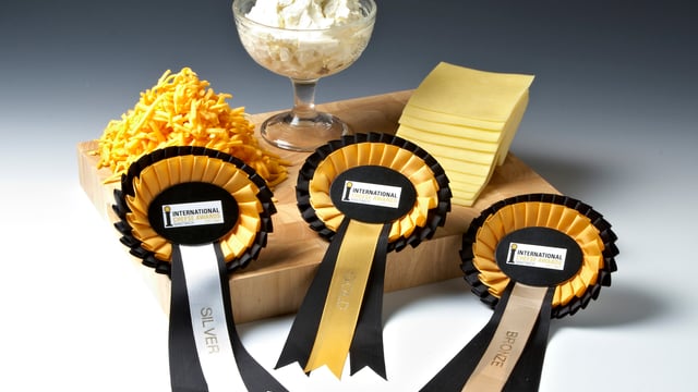 Dairygold breaks records at international cheese awards