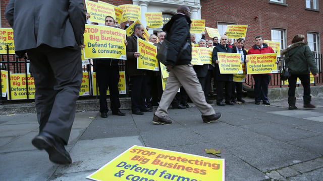 IFA takes protest to Competition Authority's doors