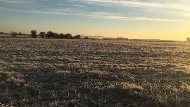 Weekend shaping up fairly dry but cold and frosty too