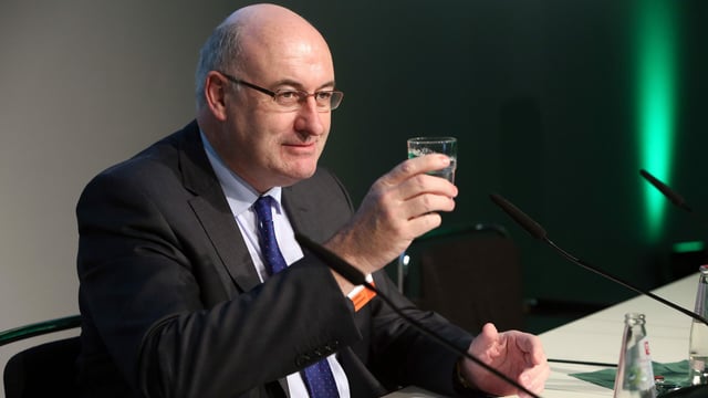 Live export protesters bombard Phil Hogan's phone with texts