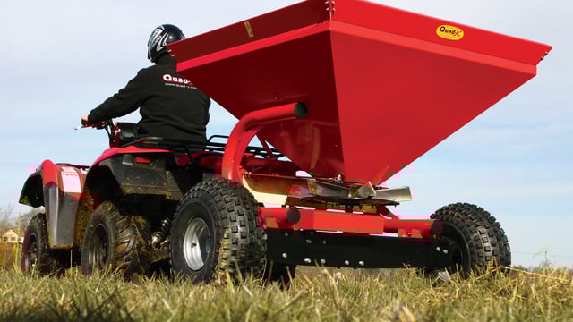Quad-X spreader designed with wide axle to increase stability