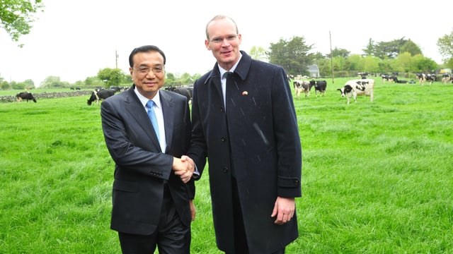 See pictures of Chinese Premiers visit to 270 acre farm