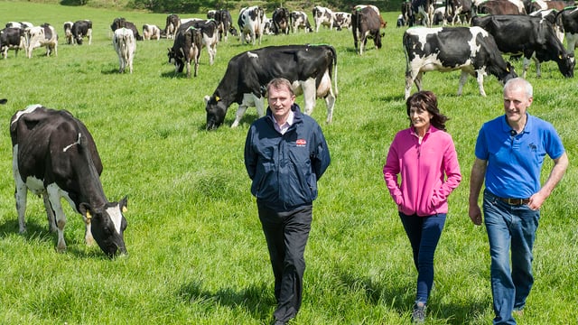 Cork man crowned overall winner of the 2014 Dairygold Milk Quality Awards