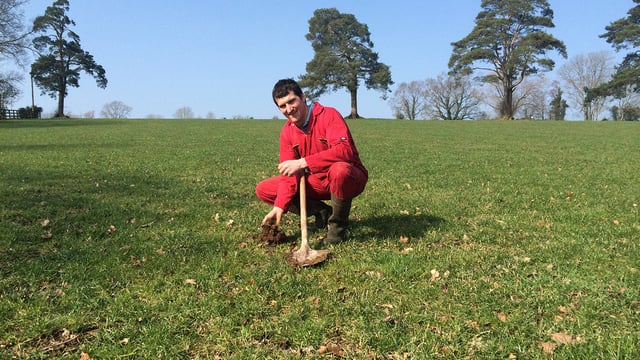 Dairy farmer takes early lead in 2015 Yara Grass Prix