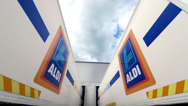 'Aldi and Lidl should pay same minimum milk price here as in UK'