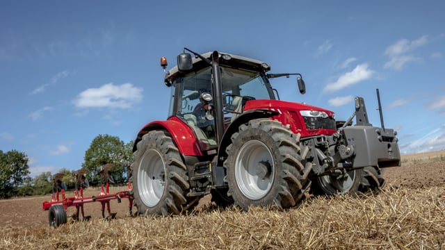 Massey Ferguson to introduce 130hp 5713 SL at Agritechnica