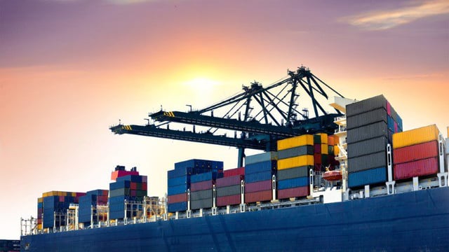 Where does Ireland import an average 3m tonnes of animal feed from every year?