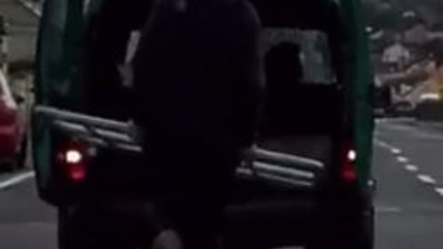 Video: This is how you move a gate in Co. Kerry!