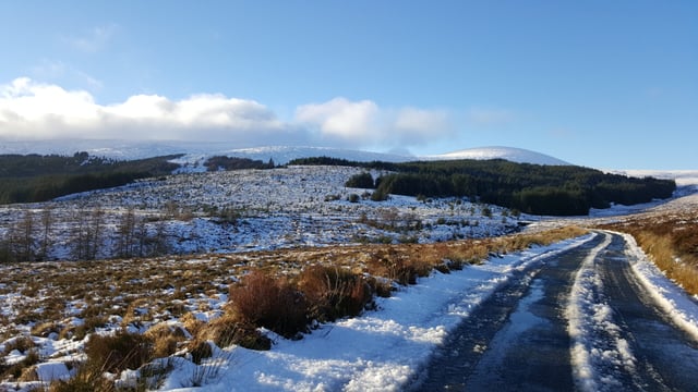 10 things you should do if you're going driving through snow
