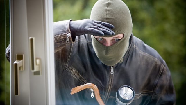 10 simple steps to help prevent a house burglary