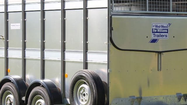 Video: Tractor and trailer safety features on Ear to the Ground