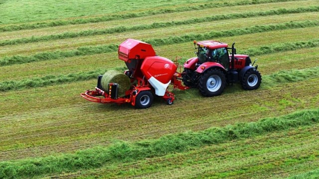 Lely demonstrates its latest baler wrapper combination at Grass and Muck