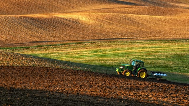John Deere and Monsanto deal stalls over competition issues