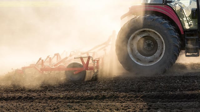 Canada to be short over 110,000 agriculture workers by 2025 - would you go?