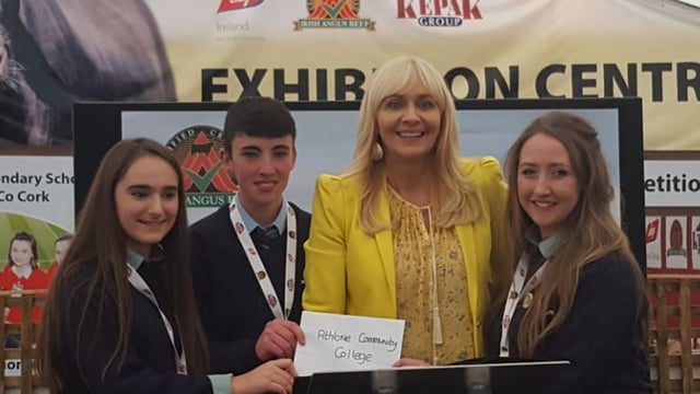 Finalists in Irish Angus Beef School Competition presented with calves