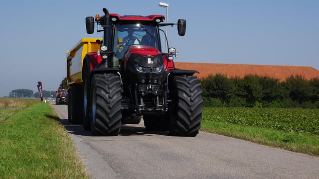 Farmers urged to 'switch off' work lamps before road use this winter