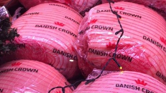 Retailers criticised for selling foreign hams in the lead up to Christmas