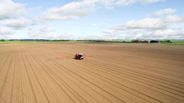 Wanted: Contractor to take over huge 1,250ac farm
