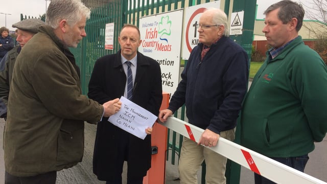 Pics: ICSA holds sheep price protest outside Irish Country Meats