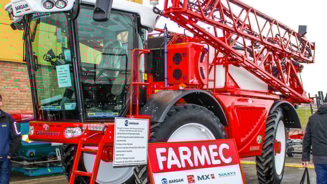 Video: Big but 'light' Bargam sets the scene for spraying