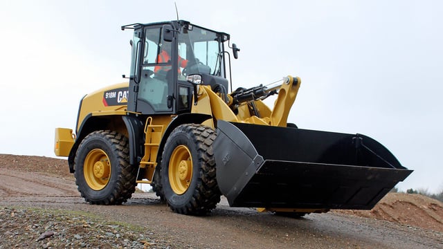 Could this 'compact' shovel be kitted out to tackle any silage pit?