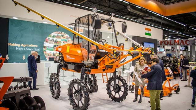 SIMA 2017: This miniature, self-propelled sprayer weighs less than 1t