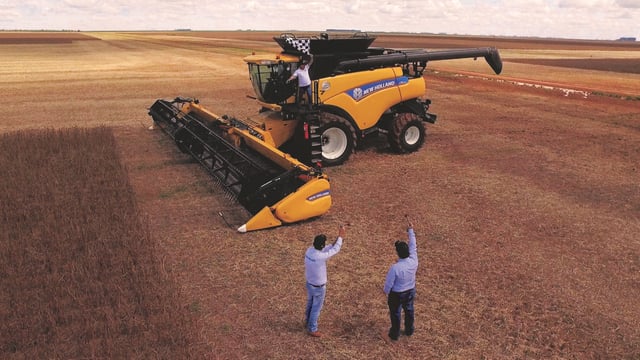 439t of soybean in 8 hours...with a twin-rotor giant
