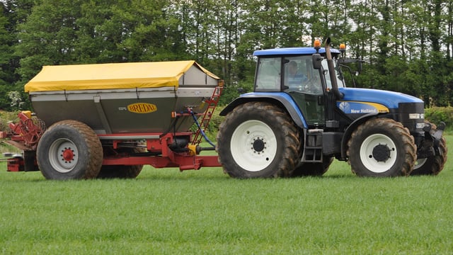 Minister urged to investigate regional price disparity in fertiliser