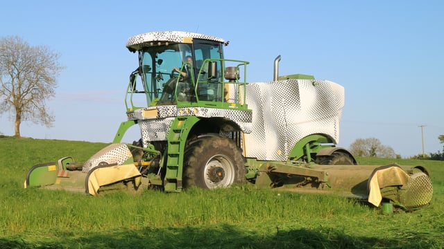 'Easily cut over 200ac a day and still get home for tea'