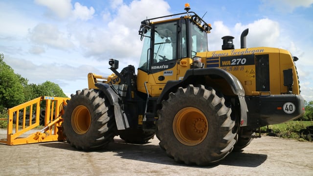 Video: Watch this Komatsu tackle 'wagon' silage in the midlands