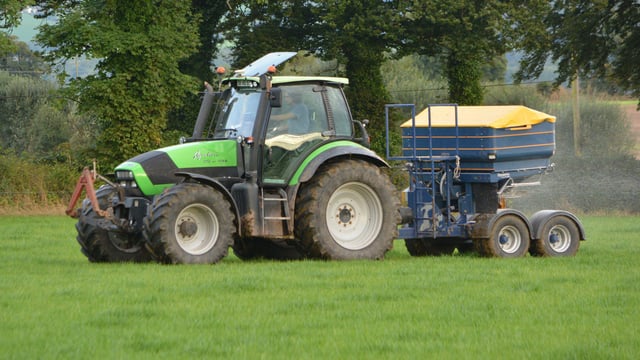 How much should you pay for fertiliser?