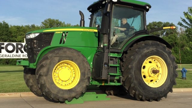 Video: Big Deere gains and sheds weight in an 'EZ' manner