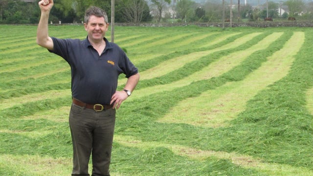 Champion shearer has lucky escape after hogget accident