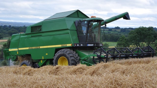 49% of tillage farmers see world grain prices as a threat - survey