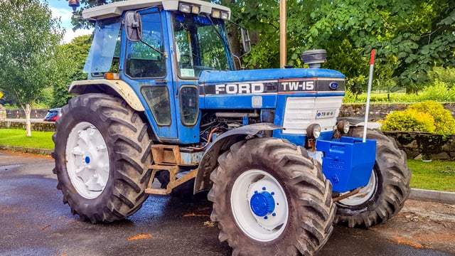 Driving vintage tractors on public roads: Do you know the rules?