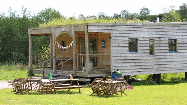 From 'glamping' to stone work, smallholders mix it up