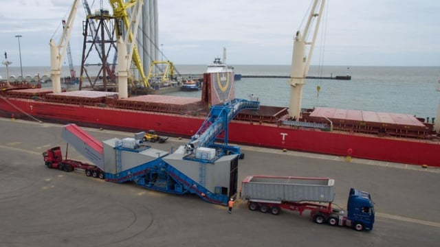 Over 26,000t of barley departs UK shores on a 200m long vessel